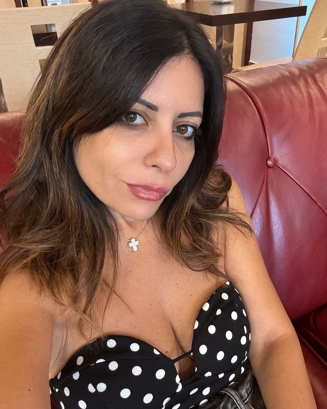 Francesca mora eccitata in chat